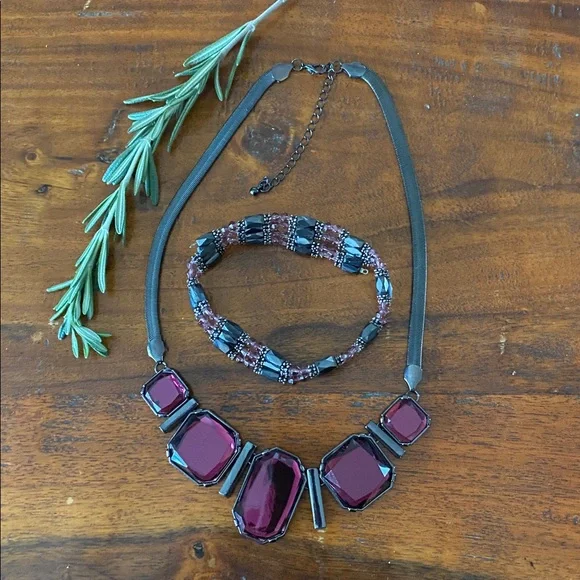 2x COSTUME necklaces-Purple & black metal Necklace + magnetic hematite necklace. - Picture 4 of 6